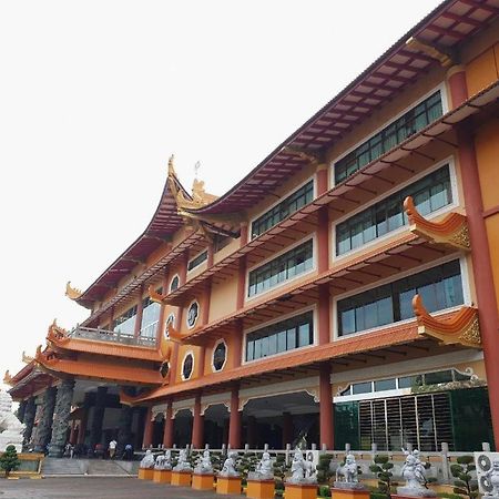 Amaliun Hotel Medan Bagian luar foto